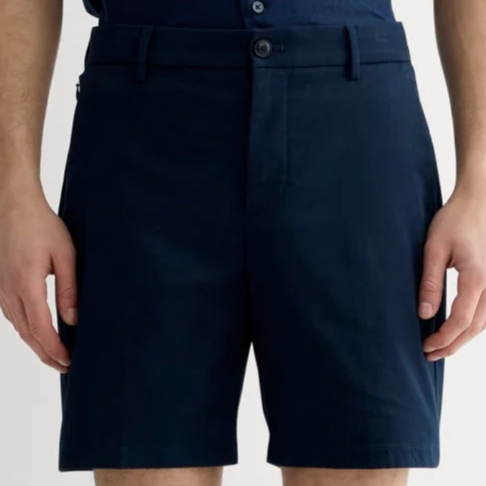 Everlane Men’s Flat-Front Shorts in Navy